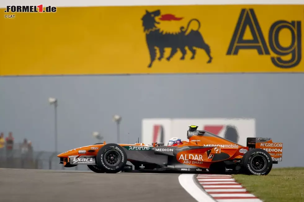 Foto zur News: Markus Winkelhock ist der vielleicht Erfolgreichste unter den abgebrochenen Formel-1-Debütanten. Immer konnte der Stuttgarter auf den 2007 verregneten Nürburgring sogar einige Führungskilometer in seinem Spyker sammeln, bevor in der 15. Runde eine Hydraulik versagte. Winkelhock fuhr danach einige Jahre in der DTM und zuletzt in der FIA-GT1-Weltmeisterschaft.