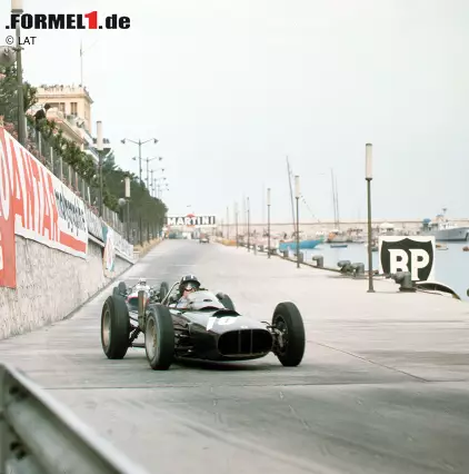 Der größte Erfolg: Mit 17 Grand-Prix-Siegen ist BRM immer noch die Nummer elf in der ewigen Bestenliste der Formel 1; dazu kommen elf Pole-Positions und 13 schnellste Runden. 1962 wird Graham Hill sogar Fahrer-Weltmeister. Das Team gewinnt ebenfalls 1962 zum ersten und einzigen Mal die Konstrukteurswertung - vor drei weiteren britischen Herstellern: Lotus, Cooper und Lola. Für Ferrari (aus Italien) bleibt nur der fünfte Platz. Foto zur News: Der größte Erfolg: Mit 17 Grand-Prix-Siegen ist BRM immer noch die Nummer elf in der ewigen Bestenliste der Formel 1; dazu kommen elf Pole-Positions und 13 schnellste Runden. 1962 wird Graham Hill sogar Fahrer-Weltmeister. Das Team gewinnt ebenfalls 1962 zum ersten und einzigen Mal die Konstrukteurswertung - vor drei weiteren britischen Herstellern: Lotus, Cooper und Lola. Für Ferrari (aus Italien) bleibt nur der fünfte Platz.