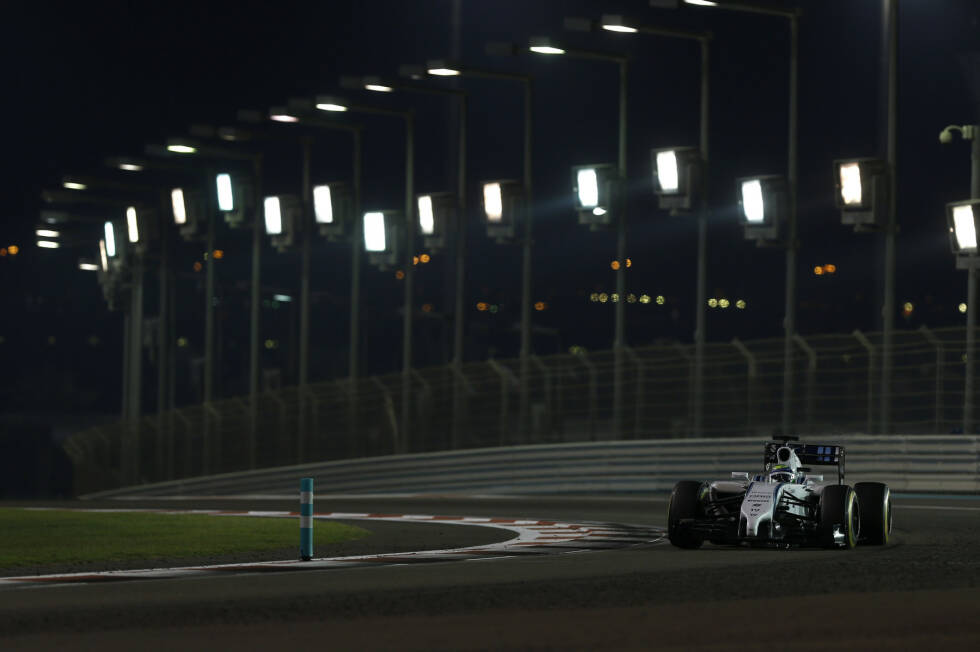 Foto zur News: Heimlich, still und leise denkt man bei Williams daran, mit nur einem Boxenstopp durchzufahren - aber als Mercedes das realisiert und Hamilton in der 43. Runde (bei 12,5 Sekunden Rückstand) plötzlich das Tempo anzieht, entscheidet man sich im Massa-Lager, doch noch einmal zu wechseln. Der Brasilianer wird mit um zwölf Runden frischeren Supersoft-Pirellis auf Hamilton-Jagd geschickt.