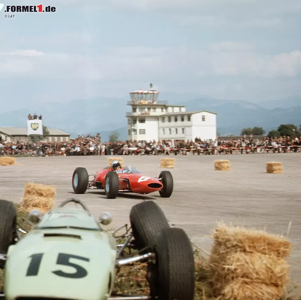 Der kürzeste Kurs der Geschichte ist der Flugplatzkurs in Zeltweg mit genau 3,186 Kilometern und sechs Kurven. Der erste Österreich-Grand-Prix fand 1964 in der Steiermark nur einen Steinwurf entfernt vom heutigen Red-Bull-Ring statt und war ebenfalls ein "One-Race-Wonder". Foto zur News: Der kürzeste Kurs der Geschichte ist der Flugplatzkurs in Zeltweg mit genau 3,186 Kilometern und sechs Kurven. Der erste Österreich-Grand-Prix fand 1964 in der Steiermark nur einen Steinwurf entfernt vom heutigen Red-Bull-Ring statt und war ebenfalls ein "One-Race-Wonder".