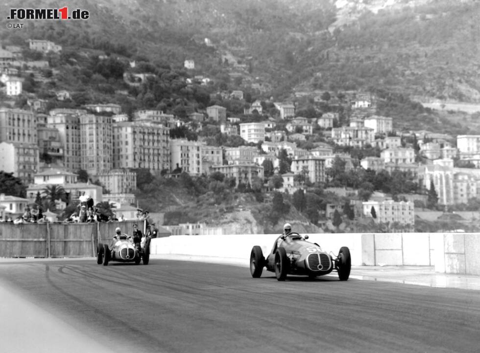 Foto zur News: Monaco war übrigens nur 61-mal im Kalender, da die Rundfahrt durch das Fürstentum von 1951 bis 1954 nicht auf dem Formel-1-Reiseplan stand.