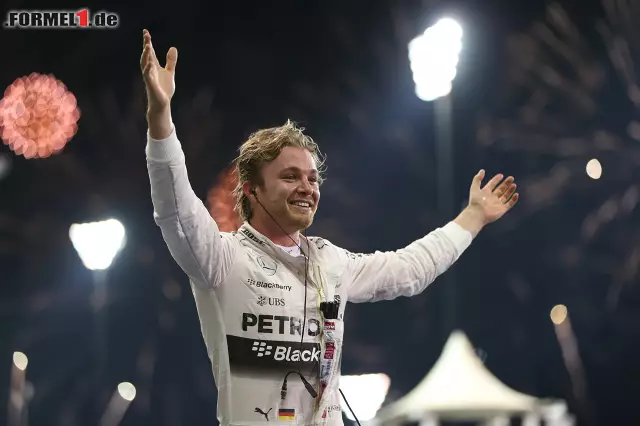 Foto zur News: 2015 besitzt der Abu-Dhabi-Grand-Prix nur noch statistischen Wert. Alle wichtigen Entscheidungen sind schon lange vor dem Rennen gefallen, sodass es einen ruhigen Ausklang gibt. Nico Rosberg holt sich seinen dritten Sieg in Folge, nachdem er die WM längst verloren hat.