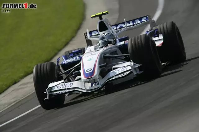 2007 gibt Sebastian Vettel am Steuer eines BMW-Sauber sein Grand-Prix-Debüt. Dieses beendet der 19-jährige Deutsche direkt auf Platz acht und damit in den Punkterängen. Was für Vettel der Beginn einer großen Karriere ist, markiert für Indianapolis das Ende der Formel-1-Ära. Ab 2008 gastiert die Königsklasse nicht mehr in den USA. Foto zur News: 2007 gibt Sebastian Vettel am Steuer eines BMW-Sauber sein Grand-Prix-Debüt. Dieses beendet der 19-jährige Deutsche direkt auf Platz acht und damit in den Punkterängen. Was für Vettel der Beginn einer großen Karriere ist, markiert für Indianapolis das Ende der Formel-1-Ära. Ab 2008 gastiert die Königsklasse nicht mehr in den USA.