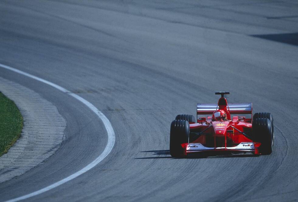 Foto zur News: Das Comeback des US-Grand-Prix steigt am 24. September 2000 auf dem kurz zuvor fertiggestellten Infield-Kurs des berühmten Indianapolis Motor Speedway. Michael Schumacher (Ferrari) gewinnt den ersten Formel-1-Auftritt am Brickyard vor Teamkollege Rubens Barrichello und Heinz-Harald Frentzen (Jordan).