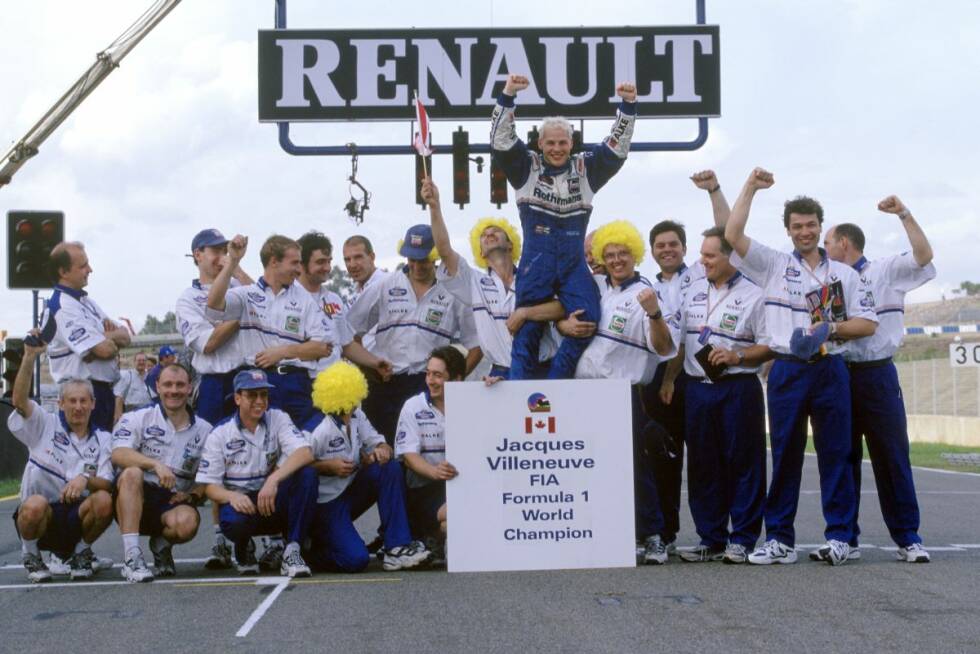 Foto zur News: Mit Platz drei beim Saisonfinale 1997, dem Grand Prix von Europa in Jerez, holt sich Villeneuve die nötigen Punkte, um Titelkonkurrent Michael Schumacher (Ferrari) noch abzufangen. Für Renault läutet Villeneuves WM-Titel eine erneute Formel-1-Pause ein - zumindest, was den Namen betrifft. Zwar setzt das Benetton-Team auch in den Jahren 1998 bis 2000 Renault-Triebwerke ein. Aus Marketinggründen heißen diese aber Playlife. Neben Benetton fahren auch Williams (1998 und 1999) und BAR (1999 und 2000) mit Renault-Motoren. Diese firmieren unter der Bezeichnung Mecachrome (1998) beziehungsweise Supertec (1999 und 2000).