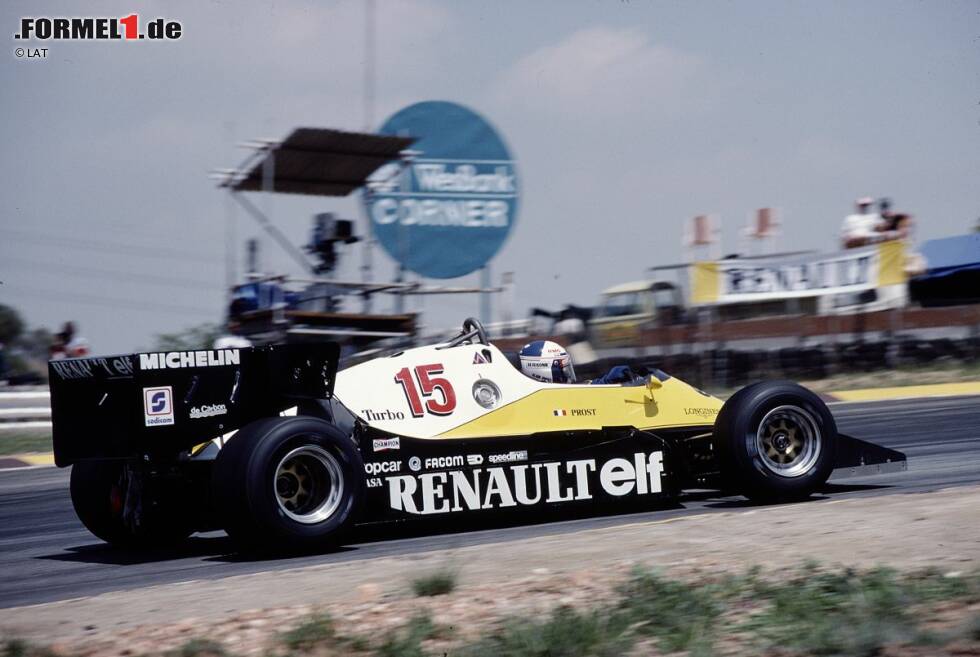 Foto zur News: Beim Saisonfinale 1983, dem Grand Prix von Südafrika in Kyalami, hat Prost als Tabellenführer die große Chance auf den ersten WM-Titel für sich und Renault. Doch der Traum vom großen französischen Triumph platzt in Form eines defekten Turboladers. Nelson Piquet (Brabham-BMW) wird Dritter, fängt Prost damit auf der Zielgerade der Saison noch ab und wird zum zweiten Mal nach 1981 Weltmeister.