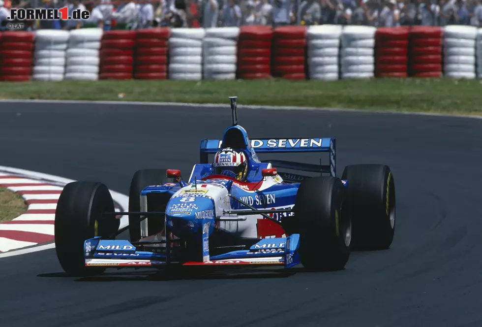 ...sitzt Wurz plötzlich drei Rennen lang als Stammfahrer im Benetton-Boliden. Der Perchtoldsdorfer ist sofort auf dem Niveau von Grand-Prix-Sieger Jean Alesi und erobert die Formel 1... Foto zur News: ...sitzt Wurz plötzlich drei Rennen lang als Stammfahrer im Benetton-Boliden. Der Perchtoldsdorfer ist sofort auf dem Niveau von Grand-Prix-Sieger Jean Alesi und erobert die Formel 1...