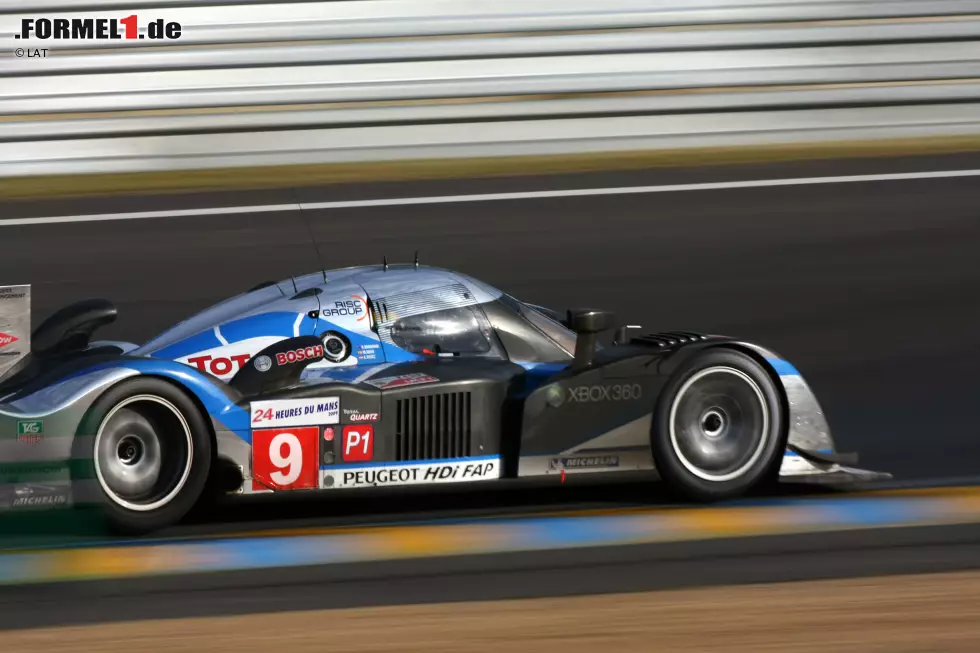 ...mit Peugeot 2008 in den Langstrecken-Sport zurück. Dort fährt der erklärte Fan des Steve-McQueen-Filmklassikers "Le Mans" einen geschlossenen Prototypen und kämpft gegen die Übermacht von Audi. Mit... Foto zur News: ...mit Peugeot 2008 in den Langstrecken-Sport zurück. Dort fährt der erklärte Fan des Steve-McQueen-Filmklassikers "Le Mans" einen geschlossenen Prototypen und kämpft gegen die Übermacht von Audi. Mit...