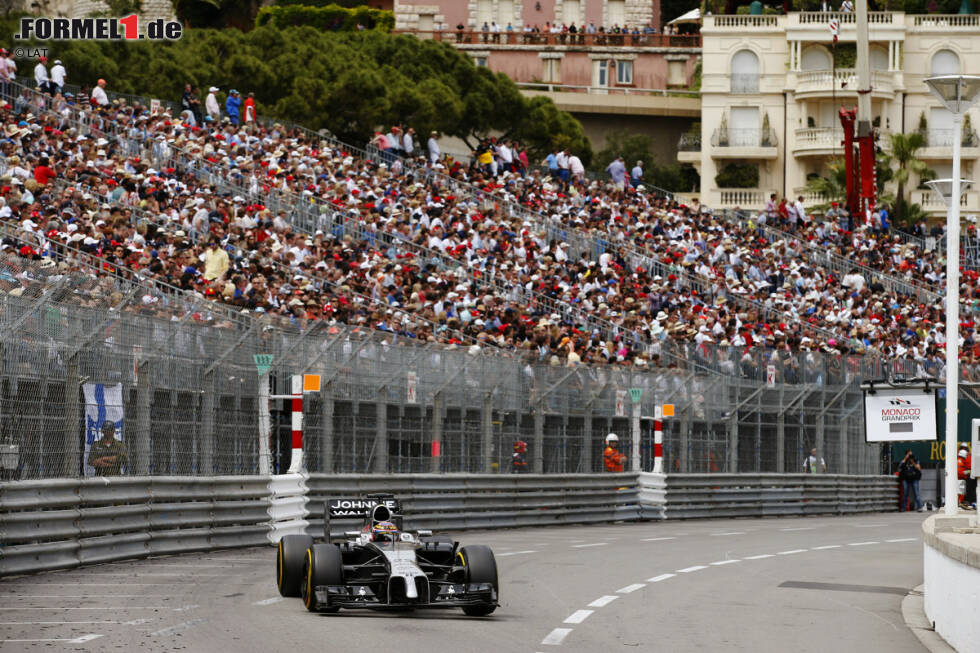 Foto zur News: Jenson Button (McLaren): &quot;In Monaco rennzufahren ist eine unglaubliche Herausforderung, jede Kurve genau zu erwischen, eine wahre Kunst. Swimming Pool ist ziemlich cool - der erste Teil davon. Man fährt ziemlich blind dort rein und bringt eine Menge Geschwindigkeit mit. Das ist für mich eine der verrücktesten Kurven, die wir fahren. Wenn man einen Fehler macht, ist man sofort in der Mauer.&quot;