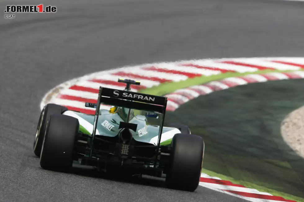 Marcus Ericsson (Sauber): "Der Kurs fordert die Reifen, insbesondere den linken Vorderreifen, was hauptsächlich an Kurve drei liegt, einer langgezogenen Rechtskurve. Ich gehe davon aus, dass der Reifenverschleiß wegen den wärmeren Temperaturen relativ hoch ist. Somit wird es entscheidend sein, eine Fahrzeugabstimmung zu finden, mit der man zugleich schnelle Rundenzeiten und ein gutes Reifen-Management erzielen kann." Foto zur News: Marcus Ericsson (Sauber): "Der Kurs fordert die Reifen, insbesondere den linken Vorderreifen, was hauptsächlich an Kurve drei liegt, einer langgezogenen Rechtskurve. Ich gehe davon aus, dass der Reifenverschleiß wegen den wärmeren Temperaturen relativ hoch ist. Somit wird es entscheidend sein, eine Fahrzeugabstimmung zu finden, mit der man zugleich schnelle Rundenzeiten und ein gutes Reifen-Management erzielen kann."