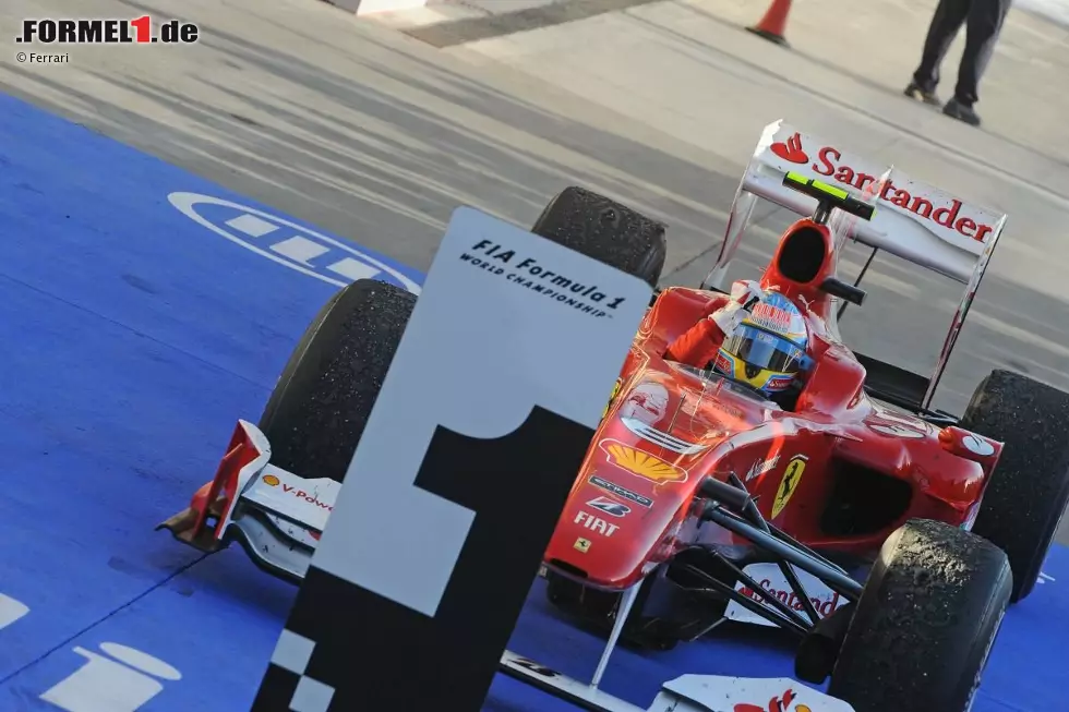 Fernando Alonso ist in Bahrain der erfolgreichste Fahrer und gewann 2005, 2006 und 2010. Mit Siegen in den Jahren 2004, 2007, 2008 und 2010 ist Ferrari der erfolgreichste Hersteller. Foto zur News: Fernando Alonso ist in Bahrain der erfolgreichste Fahrer und gewann 2005, 2006 und 2010. Mit Siegen in den Jahren 2004, 2007, 2008 und 2010 ist Ferrari der erfolgreichste Hersteller.