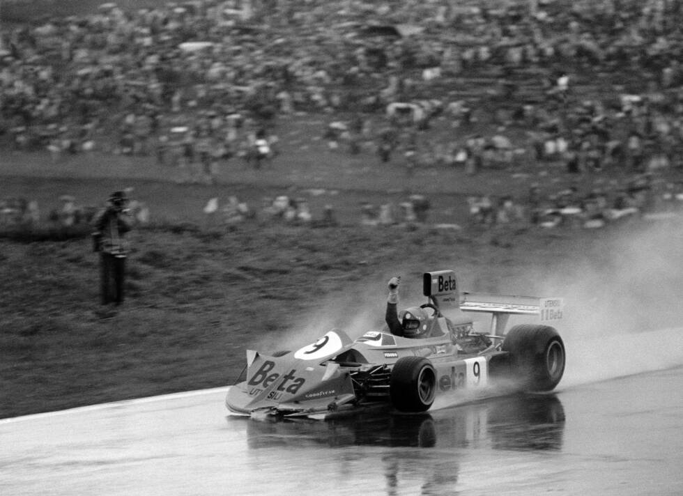Foto zur News: Platz 10 - Vittorio Brambilla: Der Italiener stand in seiner Formel-1-Karriere nur einmal auf dem Podium, dann allerdings gleich auf der höchsten Stufe. 1975 gewann er mit March das Regenrennen auf dem Österreichring. Vor lauter Freude darüber crashte Brambilla sein Auto nach der Zieldurchfahrt.