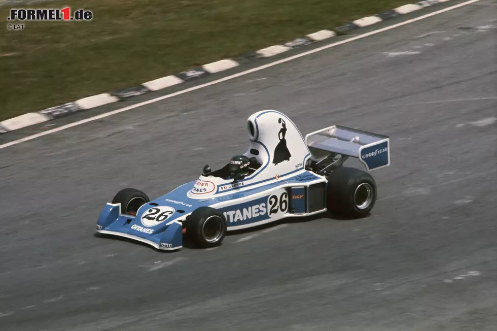 #9 Jacques Laffite (Ligier): Jacques Laffite trat seinen Job beim französischen Ligier-Team Anfang der Saison 1976 an. Ganze sieben Jahre blieb er dem Rennstall treu, ehe er sich 1983 in Richtung Williams verabschiedete. Weil aber alte Liebe bekanntlich nicht rostet, kehrte er 1985 noch einmal zu Ligier zurück. Die zusätzlichen 24 Rennen finden hier in dieser Statistik allerdings keine Beachtung. Foto zur News: #9 Jacques Laffite (Ligier): Jacques Laffite trat seinen Job beim französischen Ligier-Team Anfang der Saison 1976 an. Ganze sieben Jahre blieb er dem Rennstall treu, ehe er sich 1983 in Richtung Williams verabschiedete. Weil aber alte Liebe bekanntlich nicht rostet, kehrte er 1985 noch einmal zu Ligier zurück. Die zusätzlichen 24 Rennen finden hier in dieser Statistik allerdings keine Beachtung.