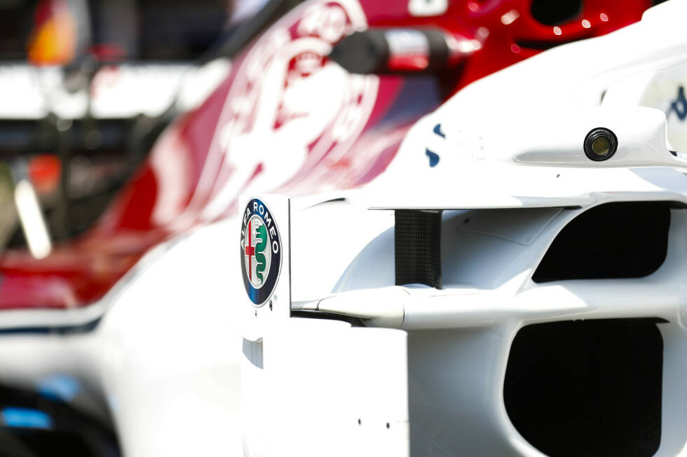 Foto zur News: 2019: Alfa Romeo kehrt nach 34 Jahren Abstinenz als eigenes Team in die Formel 1 zurück. Dafür verschwindet der Name Sauber nach 26 Jahren.