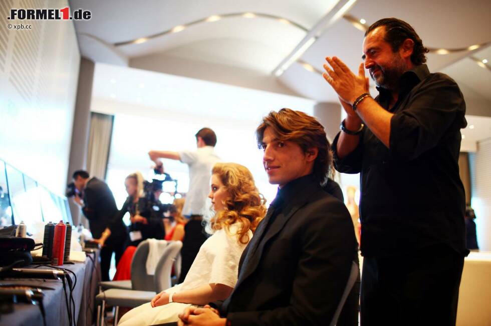 Die Amber-Lounge-Fashion-Show am Freitagabend ist seit Jahren der gesellschaftliche Höhepunkt des Monaco-Wochenendes. Und vor dem Auftritt gibt's noch "Freies Training" für Roberto Merhi und Co.: Styling statt Setup, Friseur statt Mechaniker. Die Amber-Lounge-Fashion-Show am Freitagabend ist seit Jahren der gesellschaftliche Höhepunkt des Monaco-Wochenendes. Und vor dem Auftritt gibt's noch "Freies Training" für Roberto Merhi und Co.: Styling statt Setup, Friseur statt Mechaniker.