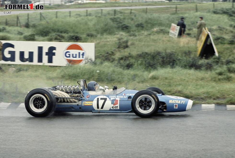 Foto zur News: Seinen ersten von insgesamt acht Podestplätzen in der Formel 1 erringt Beltoise beim Grand Prix der Niederlande 1968 in Zandvoort am Steuer eines Matra MS11 - im Regen.