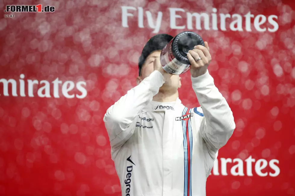 Bei seinem Lieblings-Grand-Prix in Montreal fährt Valtteri Bottas (WM-5. mit 136 Punkten) zum ersten Mal auf das Podium. Der Williams funktioniert immer dann am besten, wenn die Kurven nicht zu eng sind und er Auslauf hat. Bottas schlägt Teamkollege Felipe Massa 2015 sowohl im Qualifying als auch nach Punkten knapp. Foto zur News: Bei seinem Lieblings-Grand-Prix in Montreal fährt Valtteri Bottas (WM-5. mit 136 Punkten) zum ersten Mal auf das Podium. Der Williams funktioniert immer dann am besten, wenn die Kurven nicht zu eng sind und er Auslauf hat. Bottas schlägt Teamkollege Felipe Massa 2015 sowohl im Qualifying als auch nach Punkten knapp.