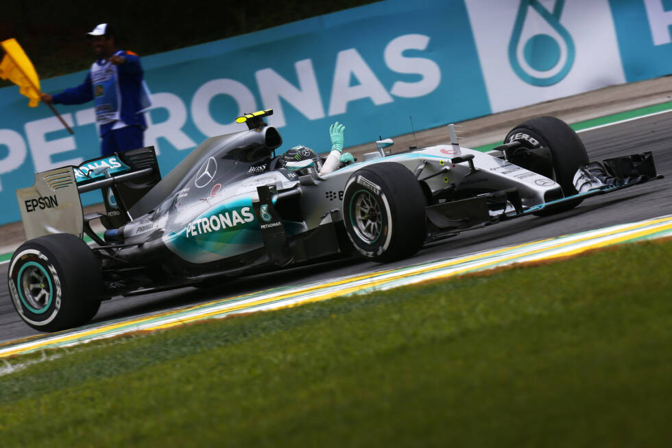 Foto zur News: Rosberg beweist mit seinem fünften Saisonsieg nicht nur, dass er Hamilton noch schlagen kann, sondern er sichert sich vor allem zum zweiten Mal hintereinander den Vize-WM-Titel - 31 Punkte Rückstand sind für Vettel in Abu Dhabi nicht mehr aufzuholen. Weitere Entscheidungen: Williams fixiert den dritten, Force India erstmals den fünften Rang in der Konstrukteurs-WM.