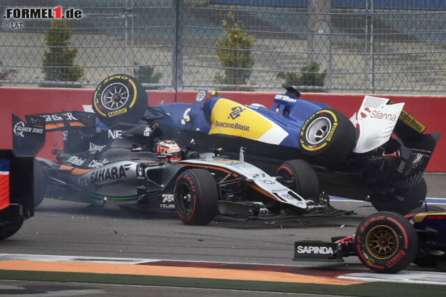 Foto zur News: 2015 gab es in der Formel 1 nicht nur heftige Gefechte auf der Strecke und hinter den Kulissen, sondern auch spektakuläre Unfälle. Unsere Top 10 im Countdown: