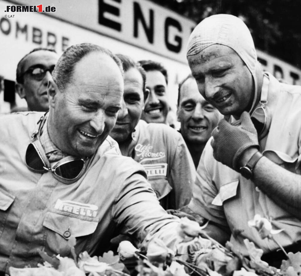 Foto zur News: #10: In Belgien 1950 starten erstmals weniger als 15 Fahrer bei einem Grand Prix: Nur die Teams Alfa Romeo, Ferrari, Lago-Talbot, Alfa und Maserati treten mit insgesamt 14 Piloten an. Auf dem Podest freut sich Sieger Juan Manuel Fangio (Alfa) vor seinem Teamkollegen Luigi Fagioli.
