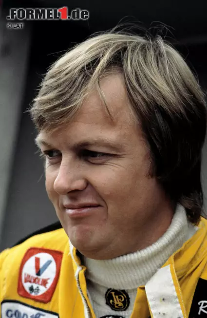 Foto zur News: Platz 7: Ronnie Peterson holt 1971 seine erste Vizeweltmeisterschaft, obwohl er in der Saison kein einziges Rennen gewinnt. Die ersten Siege folgen 1973 und 1974. Um den Titel kann der Schwede allerdings erst 1978 wieder kämpfen. Drei Rennen vor Ende liegt Peterson zwölf Punkte hinter seinem Lotus-Teamkollegen Mario Andretti. In Monza kommt es jedoch zur Katastrophe: Bei einem Massenunfall verletzt sich der Schwede schwer und erliegt einen Tag später seinen Verletzungen. Der Titel geht damit an Andretti. Gesamtbilanz: Zehn Siege, zwei Vizeweltmeisterschaften.