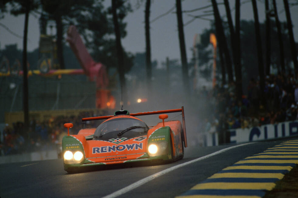 Foto zur News: Herberts größter Triumph ist aber der Sieg bei den 24 Stunden von Le Mans im Jahr 1991. Zusammen mit Bertrand Gachot und Volker Weidler gewinnt Herbert das Rennen in einem Mazda 787B und sorgt damit für zwei Premieren: Es ist der erste Le-Mans-Sieg für einen japanischen Hersteller, zudem gewinnt erstmals ein Auto mit Wankelmotor.