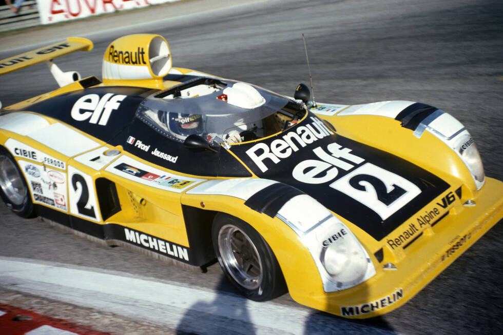 Foto zur News: 1978 bestreitet Pironi neben seiner Premierensaison in der Formel 1 auch die 24 Stunden von Le Mans - und kann zusammen mit Jean-Pierre Jaussaud mit einem Renault Alpine gewinnen. Neun Jahre später kommt er bei einem Rennboot-Unfall vor der Isle of Wight ums Leben.