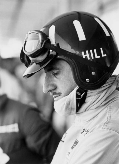 Foto zur News: Platz 6 - Graham Hill: Der charismatische Brite mit dem charakteristischen Ruderblatt-Helm ist der Inbegriff eines Gentleman, auf der Rennstrecke aber ein zäher Gegner und einer der schnellsten Piloten seiner Zeit - was nicht nur die Formel-1-Titel 1962 und 1968 beweisen.