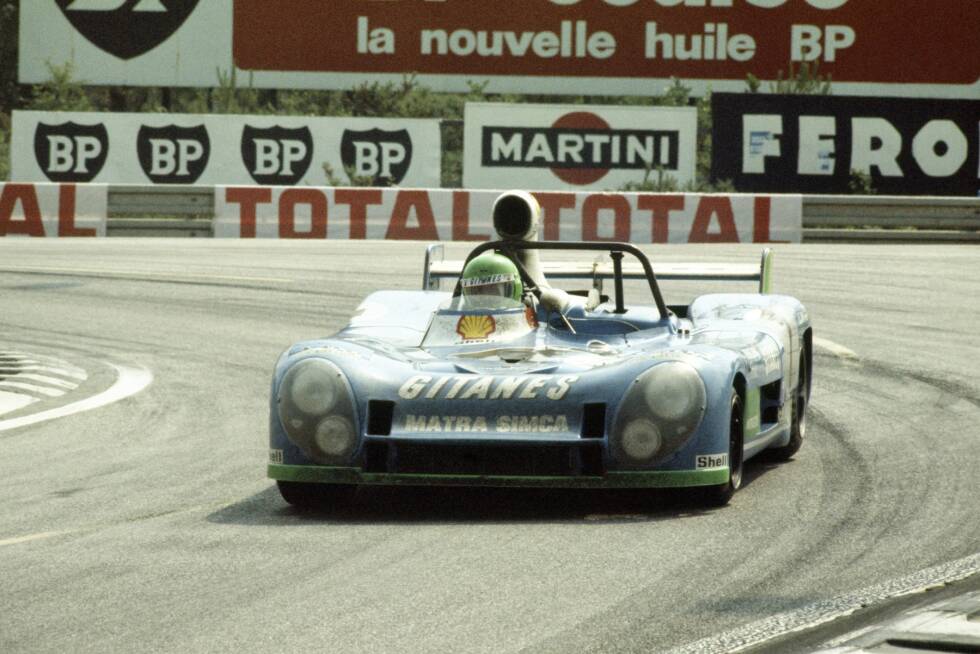 Foto zur News: Im Sportwagen fühlt sich der Mann mit dem charakteristischen grünen Helm deutlich wohler. Als Fahrer gewinnt Pescarolo vier Mal die 24 Stunden von Le Mans, von 1972 bis 1974 sogar drei Mal in Folge. Später prägt das Le-Mans-Urgestein als Chef seines Privatteams jahrelang die Szene.
