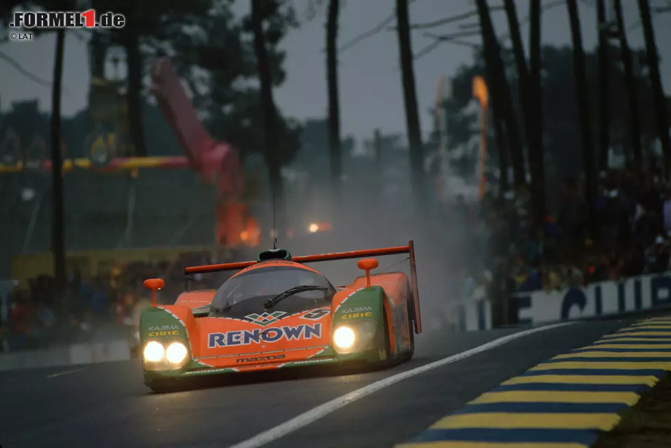 Foto zur News: Herberts größter Triumph ist aber der Sieg bei den 24 Stunden von Le Mans im Jahr 1991. Zusammen mit Bertrand Gachot und Volker Weidler gewinnt Herbert das Rennen in einem Mazda 787B und sorgt damit für zwei Premieren: Es ist der erste Le-Mans-Sieg für einen japanischen Hersteller, zudem gewinnt erstmals ein Auto mit Wankelmotor.