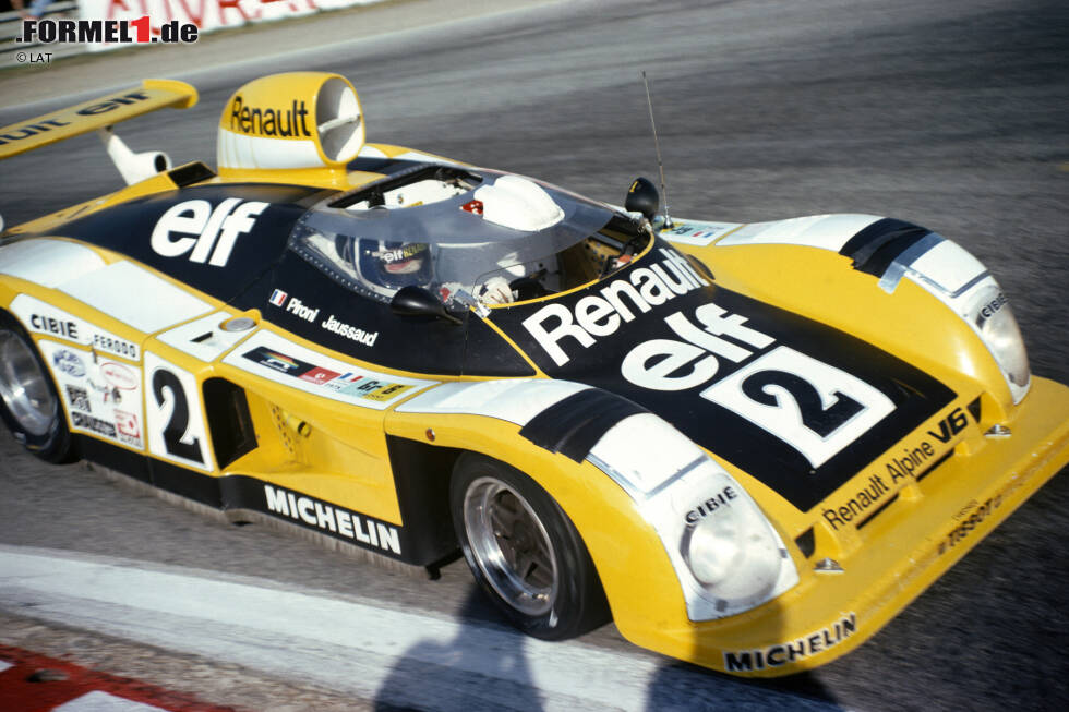 Foto zur News: 1978 bestreitet Pironi neben seiner Premierensaison in der Formel 1 auch die 24 Stunden von Le Mans - und kann zusammen mit Jean-Pierre Jaussaud mit einem Renault Alpine gewinnen. Neun Jahre später kommt er bei einem Rennboot-Unfall vor der Isle of Wight ums Leben.