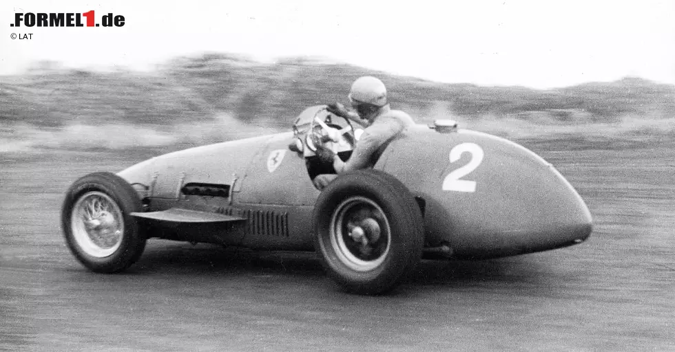 #1 Alberto Ascari 305 Runden (Belgien, Frankreich, Großbritannien, Deutschland und Niederlande 1952): Der Rekord für die meisten Führungsrunden in ununterbrochener Reihenfolge wird bereits in der Saison 1952 aufgestellt. Verantwortlich dafür ist Alberto Ascari im Ferrari. Der Italiener startet beim Grand Prix von Belgien in Spa-Francorchamps von der Pole-Position, muss die Führung in der ersten Runde aber dem von Platz fünf gestarteten Jean Behra (Gordini) überlassen. In der zweiten Runde des Belgien-Grand-Prix beginnt Ascaris Serie, die unterm Strich 41 Runden länger dauert als Ayrton Sennas 1988er-Marke. Nach Belgien führt Ascari beim Grand Prix von Frankreich in Rouen, beim Grand Prix von Großbritannien in Silverstone, beim Grand Prix von Deutschland auf dem Nürburgring und beim Grand Prix der Niederlande in Zandvoort jeweils alle Runden an, wobei er in Silverstone (Startplatz zwei) nicht von der Pole loslegt. Ascaris Serie geht ausgerechnet beim Heimspiel, dem Grand Prix von Italien in Monza, zu Ende - und das trotz Pole-Position. Zwar gewinnt der Italiener vor heimischem Publikum, doch die ersten 36 Führungsrunden im Rennen gehen auf das Konto des von Startplatz fünf losgefahrenen Jose Froilan Gonzalez (Maserati). Foto zur News: #1 Alberto Ascari 305 Runden (Belgien, Frankreich, Großbritannien, Deutschland und Niederlande 1952): Der Rekord für die meisten Führungsrunden in ununterbrochener Reihenfolge wird bereits in der Saison 1952 aufgestellt. Verantwortlich dafür ist Alberto Ascari im Ferrari. Der Italiener startet beim Grand Prix von Belgien in Spa-Francorchamps von der Pole-Position, muss die Führung in der ersten Runde aber dem von Platz fünf gestarteten Jean Behra (Gordini) überlassen. In der zweiten Runde des Belgien-Grand-Prix beginnt Ascaris Serie, die unterm Strich 41 Runden länger dauert als Ayrton Sennas 1988er-Marke. Nach Belgien führt Ascari beim Grand Prix von Frankreich in Rouen, beim Grand Prix von Großbritannien in Silverstone, beim Grand Prix von Deutschland auf dem Nürburgring und beim Grand Prix der Niederlande in Zandvoort jeweils alle Runden an, wobei er in Silverstone (Startplatz zwei) nicht von der Pole loslegt. Ascaris Serie geht ausgerechnet beim Heimspiel, dem Grand Prix von Italien in Monza, zu Ende - und das trotz Pole-Position. Zwar gewinnt der Italiener vor heimischem Publikum, doch die ersten 36 Führungsrunden im Rennen gehen auf das Konto des von Startplatz fünf losgefahrenen Jose Froilan Gonzalez (Maserati).