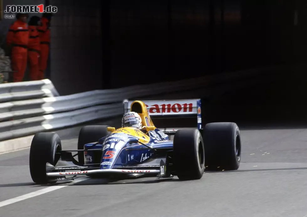 #4 Nigel Mansell 235 Runden (Brasilien, Spanien, San Marino und Monaco 1992): 20 Jahre vor Vettel legt Nigel Mansell (Williams) eine Serie an Führungsrunden hin, die 30 Umläufe länger hält. Zwar beginnt der Brite den Grand Prix von Brasilien in Sao Paulo von der Pole-Position, doch während der ersten 31 Runden sieht er nur das Heck seines von Position zwei gestarteten Teamkollegen Riccardo Patrese. In der 32. Runde übernimmt Mansell die Spitze und wird sie erst acht Wochen später wieder abgeben. Nach seinem Brasilien-Sieg dominiert der Brite den Grand Prix von Spanien in Barcelona und den Grand Prix von San Marino in Imola in Form von Start/Ziel-Siegen von der Pole-Position. Auch beim Grand Prix von Monaco in Monte Carlo startet Mansell von der Pole und steuert einem weiteren sicheren Sieg entgegen. Nach 70 der 78 Runden aber kommt er mit Verdacht auf einen Reifenschaden an die Box. Ayrton Senna (McLaren) lässt sich nicht zweimal bitten. Der Brasilianer geht vorbei, wehrt anschließend alle Mansell-Angriffe erfolgreich ab und feiert seinen ersten Saisonsieg. Foto zur News: #4 Nigel Mansell 235 Runden (Brasilien, Spanien, San Marino und Monaco 1992): 20 Jahre vor Vettel legt Nigel Mansell (Williams) eine Serie an Führungsrunden hin, die 30 Umläufe länger hält. Zwar beginnt der Brite den Grand Prix von Brasilien in Sao Paulo von der Pole-Position, doch während der ersten 31 Runden sieht er nur das Heck seines von Position zwei gestarteten Teamkollegen Riccardo Patrese. In der 32. Runde übernimmt Mansell die Spitze und wird sie erst acht Wochen später wieder abgeben. Nach seinem Brasilien-Sieg dominiert der Brite den Grand Prix von Spanien in Barcelona und den Grand Prix von San Marino in Imola in Form von Start/Ziel-Siegen von der Pole-Position. Auch beim Grand Prix von Monaco in Monte Carlo startet Mansell von der Pole und steuert einem weiteren sicheren Sieg entgegen. Nach 70 der 78 Runden aber kommt er mit Verdacht auf einen Reifenschaden an die Box. Ayrton Senna (McLaren) lässt sich nicht zweimal bitten. Der Brasilianer geht vorbei, wehrt anschließend alle Mansell-Angriffe erfolgreich ab und feiert seinen ersten Saisonsieg.