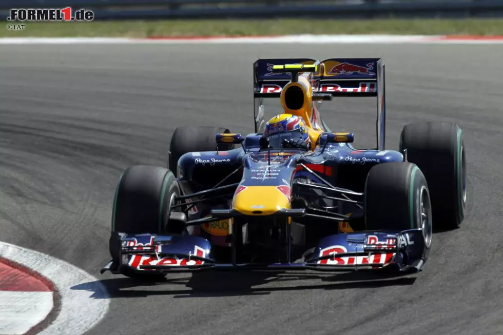 #9 Mark Webber 159 Runden (Spanien, Monaco und Türkei 2010): Beim Grand Prix von Spanien 2010 in Barcelona legt Mark Webber (Red Bull) von der Pole-Position einen Start/Ziel-Sieg hin. Beim anschließenden Grand Prix von Monaco in Monte Carlo wiederholt er dieses Kunststück. Nachdem er auch beim Grand Prix der Türkei in Istanbul von der Pole gestartet ist, beendet Jenson Button (McLaren) die Serie der Führungsrunden für den Australier nach 15 Umläufen. Button hält im Zuge der Boxenstopps für zwei Runden die Führung, dann übernimmt erneut Webber. Nach 22 weiteren Führungsrunden gibt es die berühmte Kollision mit Teamkollege Sebastian Vettel. An Prosts 1988er-Marke ist Webber vor Buttons Führungsrunden gerade so vorbeigezogen. Foto zur News: #9 Mark Webber 159 Runden (Spanien, Monaco und Türkei 2010): Beim Grand Prix von Spanien 2010 in Barcelona legt Mark Webber (Red Bull) von der Pole-Position einen Start/Ziel-Sieg hin. Beim anschließenden Grand Prix von Monaco in Monte Carlo wiederholt er dieses Kunststück. Nachdem er auch beim Grand Prix der Türkei in Istanbul von der Pole gestartet ist, beendet Jenson Button (McLaren) die Serie der Führungsrunden für den Australier nach 15 Umläufen. Button hält im Zuge der Boxenstopps für zwei Runden die Führung, dann übernimmt erneut Webber. Nach 22 weiteren Führungsrunden gibt es die berühmte Kollision mit Teamkollege Sebastian Vettel. An Prosts 1988er-Marke ist Webber vor Buttons Führungsrunden gerade so vorbeigezogen.
