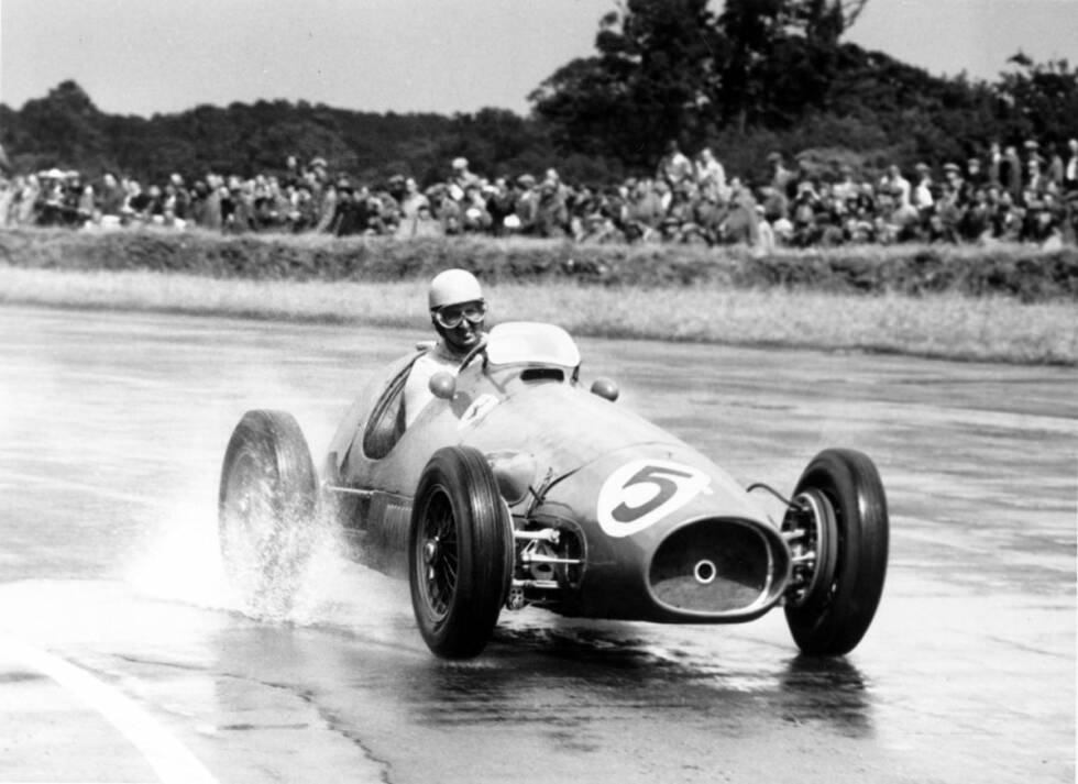 Foto zur News: #7 Alberto Ascari 1953: Ein Jahr nach seinem ersten Titelgewinn lässt der Italiener seinen zweiten folgen und setzt in puncto Pole-Position-Quote noch einen drauf. Inklusive Indy 500 werden neun Rennen gefahren. Ascari nimmt mit dem Ferrari 500 acht in Angriff und startet dabei sechsmal von der Pole: 75 Prozent.
