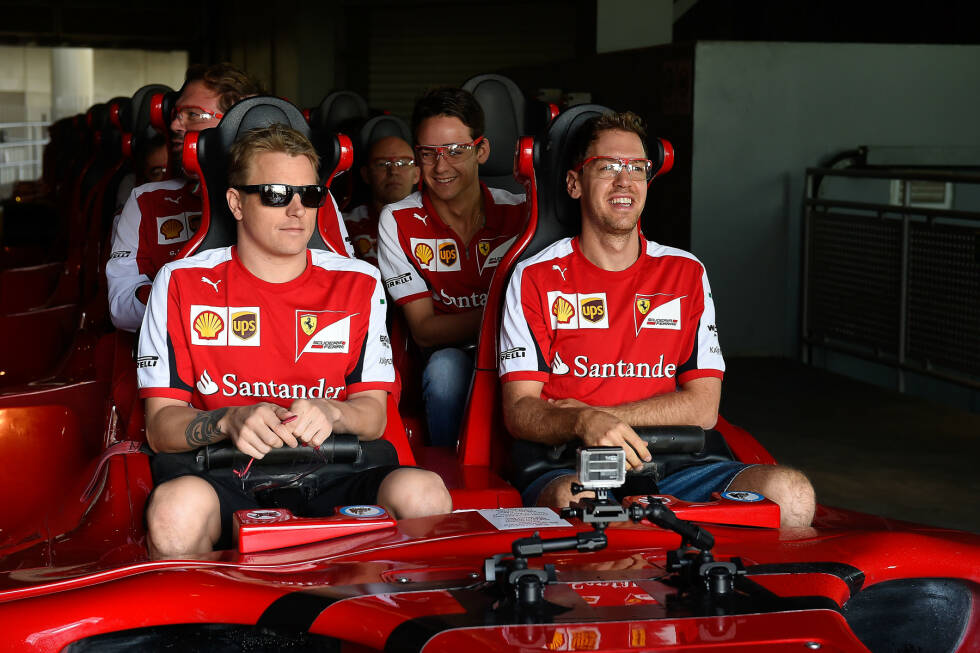 Foto zur News: Angeführt von Sebastian Vettel und Kimi Räikkönen rückt am Donnerstag praktisch die komplette Ferrari-Crew aus und wagt sich auf die schnellste Achterbahn der Welt. &quot;Formula Rossa&quot; beschleunigt in 2,9 Sekunden von null auf 100 und schafft 240 km/h Spitze.