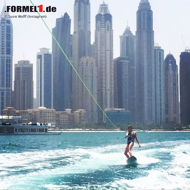 Susie Wolff bevorzugt lieber das kühle Nass des Persischen Golfs, beim Wasserskifahren mit Bernie Ecclestones Ehefrau Fabiana. Foto zur News: Susie Wolff bevorzugt lieber das kühle Nass des Persischen Golfs, beim Wasserskifahren mit Bernie Ecclestones Ehefrau Fabiana.