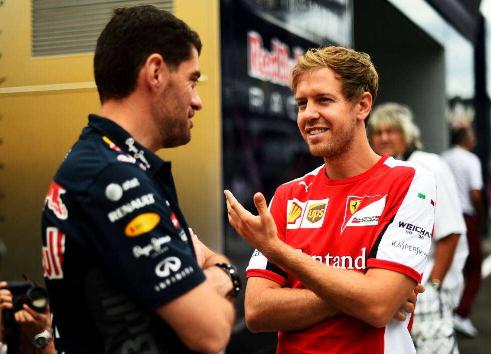 Foto zur News: Wenn wir schon bei alten Lieben sind: Sebastian Vettel trifft seinen langjährigen Weltmeister-Renningenieur Guillaume Rocquelin. Man kennt sich noch, man mag sich noch. Für beide sollte Ungarn das bisher beste Wochenende der Formel-1-Saison 2015 werden.