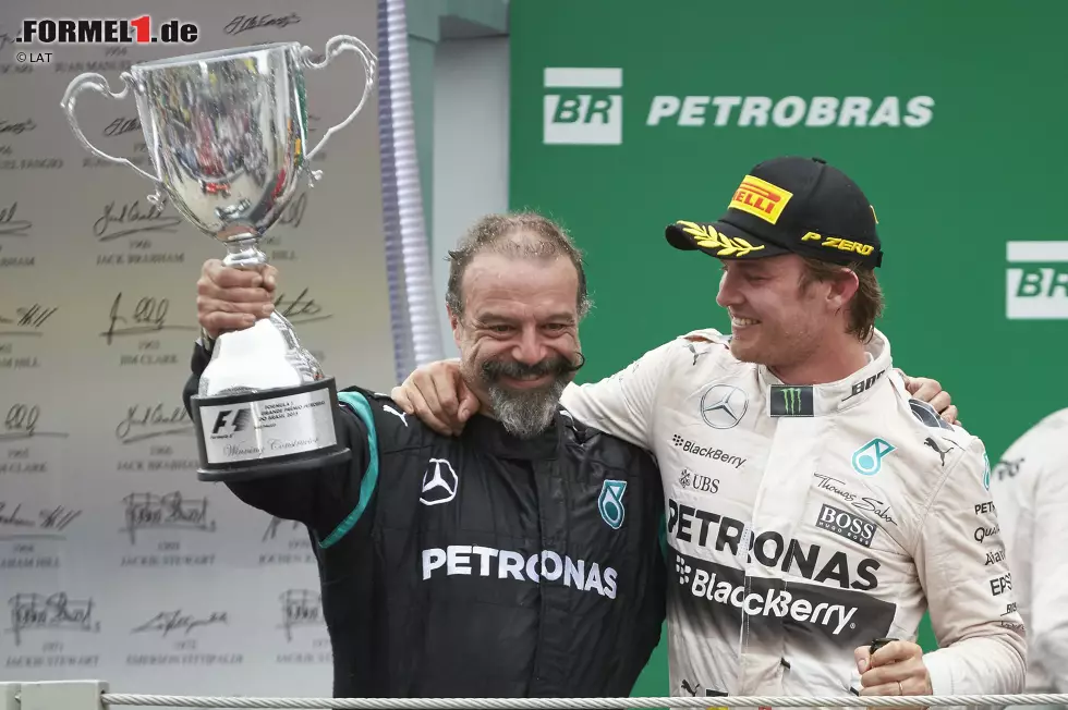 Foto zur News: Brasilien 2015 ist auch das Wochenende des James &quot;Jimmy&quot; Waddell, Verbundstoff-Techniker des Mercedes-Teams. Waddell gilt, nicht nur wegen seines Barts, als immer lustiger Launemacher innerhalb der Silberpfeil-Crew, und darf auf dem Podium die Trophäe für den siegreichen Konstrukteur abholen, ...