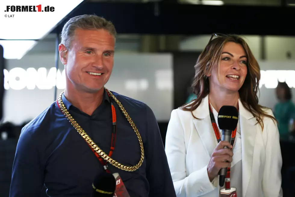 Ähm, die Goldkette gehört doch eigentlich jemand anderem, oder? "Langfinger" David Coulthard bestreitet die Post-Race-Analyse im britischen Fernsehen im Lewis-Hamilton-Style. Ob er das teure Stück danach zurückgegeben hat, entzieht sich unserer Kenntnis. Foto zur News: Ähm, die Goldkette gehört doch eigentlich jemand anderem, oder? "Langfinger" David Coulthard bestreitet die Post-Race-Analyse im britischen Fernsehen im Lewis-Hamilton-Style. Ob er das teure Stück danach zurückgegeben hat, entzieht sich unserer Kenntnis.