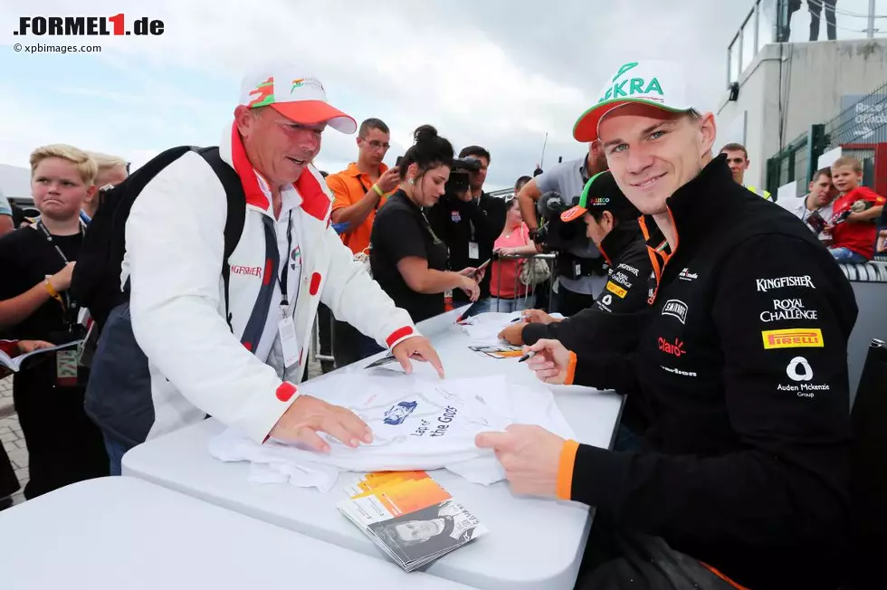 Foto zur News: Nico Hülkenberg (Force India): "Silverstone ist eines der besten Rennen im Kalender. Die Fans sind großartig, und es ist schwierig, irgendwo einen freien Platz zu finden. Die Atmosphäre ist aufgeheizt und verschafft mir immer einen Extraschub. Ich besuche normalerweise den Campingplatz, um die Fans zu sehen, und es ist immer großartig zu sehen, dass alle eine schöne Zeit haben. Weil es unser Heimrennen ist, kann ich in der Fabrik immer mehr Zeit mit den Teammitgliedern verbringen, die normalerweise nicht mit zu den Rennen fahren."