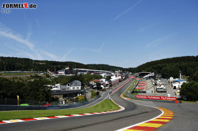 Lewis Hamilton (Mercedes): "Spa ist eine großartige Strecke, um in die zweite Saisonhälfte zu starten. Es ist einer der richtig tollen Old-School-Kurse mit einer reichhaltigen Geschichte. Die Strecke besitzt hauptsächlich mittelschnelle bis schnelle Kurven. Man muss das Gaspedal also für einen Großteil der Runde durchtreten und das macht wahnsinnig viel Spaß." Lewis Hamilton (Mercedes): "Spa ist eine großartige Strecke, um in die zweite Saisonhälfte zu starten. Es ist einer der richtig tollen Old-School-Kurse mit einer reichhaltigen Geschichte. Die Strecke besitzt hauptsächlich mittelschnelle bis schnelle Kurven. Man muss das Gaspedal also für einen Großteil der Runde durchtreten und das macht wahnsinnig viel Spaß."
