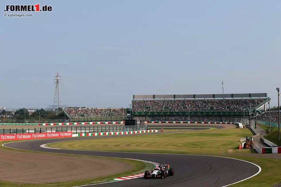 Nico Hülkenberg (Force India): "Die G-Kräfte sind hoch und es wird spürbar, was Grip und Abtrieb bedeuten. Die Strecke belastet deshalb auch den Nacken stark. Der Schlüssel ist es, den richtigen Rhythmus zu finden. Die Runde ist so technisch, dass man in jeder Sekunde präzise sein muss, da eine Kurve in die andere fließt. Ein kleiner Fehler kann teuer werden!" Foto zur News: Nico Hülkenberg (Force India): "Die G-Kräfte sind hoch und es wird spürbar, was Grip und Abtrieb bedeuten. Die Strecke belastet deshalb auch den Nacken stark. Der Schlüssel ist es, den richtigen Rhythmus zu finden. Die Runde ist so technisch, dass man in jeder Sekunde präzise sein muss, da eine Kurve in die andere fließt. Ein kleiner Fehler kann teuer werden!"
