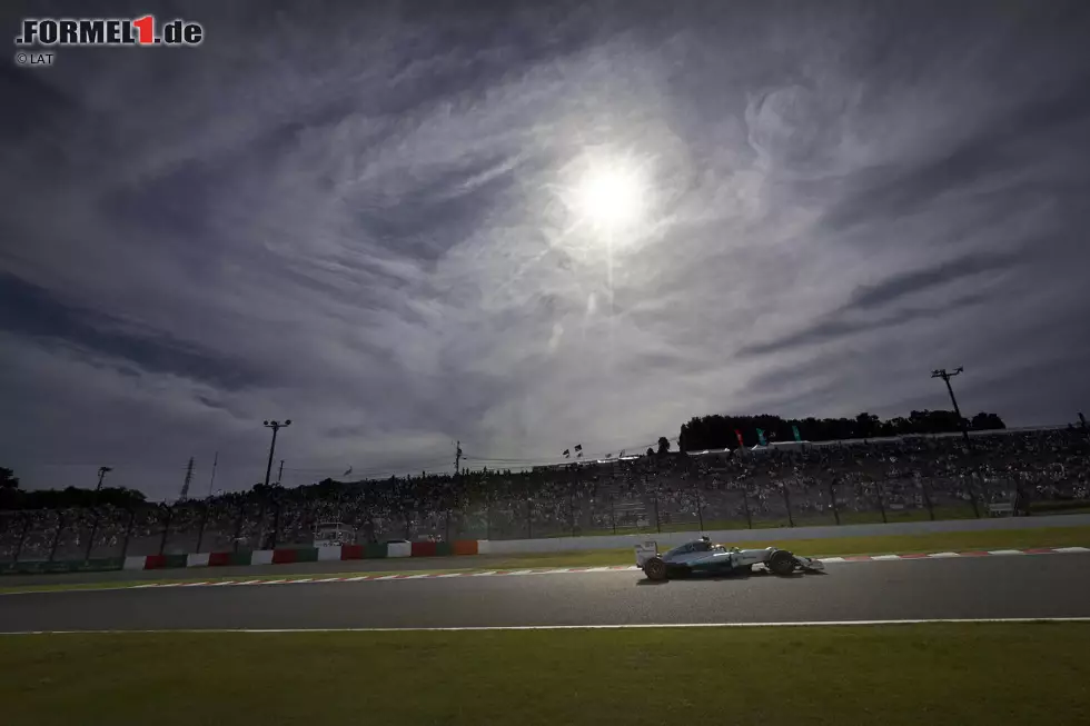 Lewis Hamilton (Mercedes): "Tokio gehört zu meinen Lieblingsstädten und Suzuka ist definitiv eine der besten Strecken der Welt. Es gibt Überholmöglichkeiten und einige legendäre Kurven, die im Verlaufe der Jahre historische Momente gesehen haben. Auch die Fans sind fantastisch, so herzlich und begeisterungsfähig." Foto zur News: Lewis Hamilton (Mercedes): "Tokio gehört zu meinen Lieblingsstädten und Suzuka ist definitiv eine der besten Strecken der Welt. Es gibt Überholmöglichkeiten und einige legendäre Kurven, die im Verlaufe der Jahre historische Momente gesehen haben. Auch die Fans sind fantastisch, so herzlich und begeisterungsfähig."