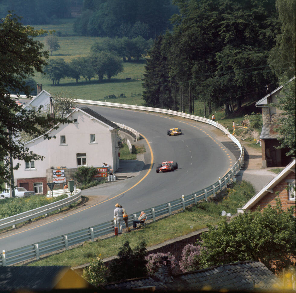 Foto zur News: Der originale Kurs war 15 Kilometer lang und verlief zwischen Francorchamps, Malmedy und Stavelot. Er wurde modifiziert und mit einer Länge von 14 Kilometern zwischen 1950 und 1970 (Foto) von der Formel 1 genutzt. Das heutige sieben Kilometer lange Layout wurde von der Formel 1 1983 erstmals verwendet.