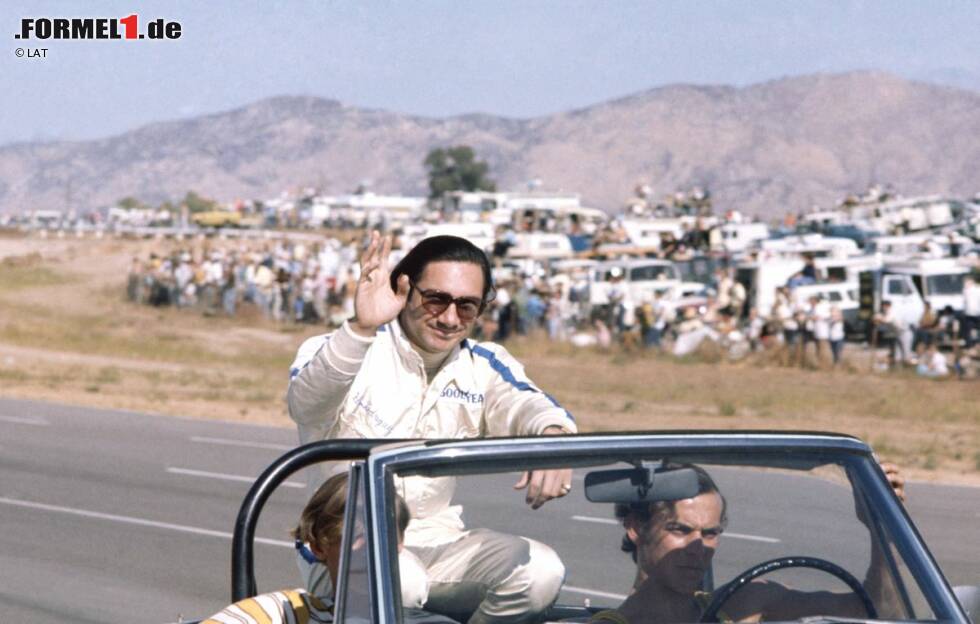 Foto zur News: Die Strecke wurde später in Autodromo Hermanos Rodriguez umgetauft - zu Ehren Ricardos und seines Rennbruders Pedro, der bei 54 Grand-Prix-Starts zwischen 1963 und seinem Tod bei einem Sportwagenrennen 1971 zwei Siege einfahren konnte. Pedro Rodriguez ist hier bei einem Can-Am-Rennen in Riverside (USA) zu sehen.