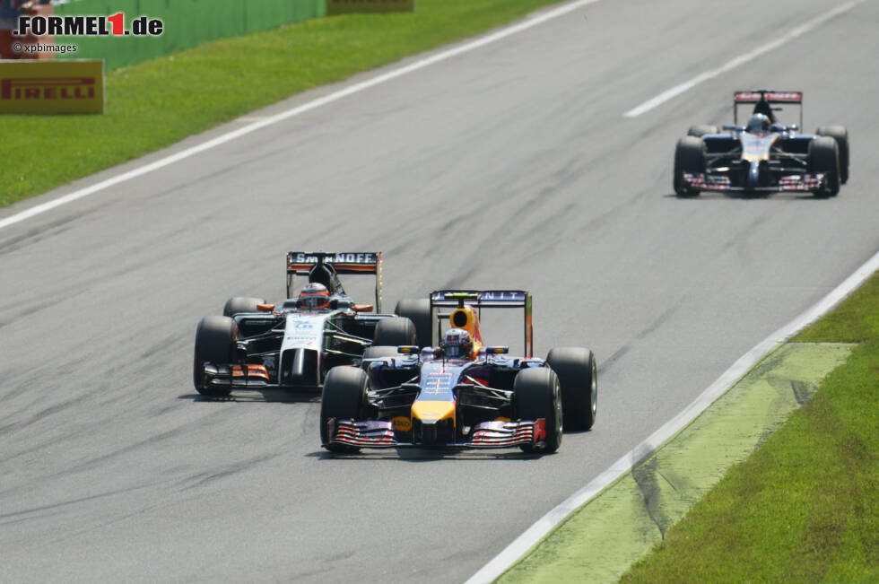 Foto zur News: Die Höchstgeschwindigkeit am Messpunkt im vergangenen Jahr betrug 362,1 km/h und wurde von Red-Bull-Pilot Daniel Ricciardo aufgestellt. Das ist deutlich höher als der Topspeed-Wert im letzten Jahr der V8-Motoren, der bei Esteban Gutierrez&#039; Sauber mit 341,1 km/h gemessen wurde. Der Allzeitrekord der Formel 1 wurde ebenfalls in Monza aufgestellt, 2005 erreichte Juan Pablo Montoya für McLaren-Mercedes im letzten Jahr unter V10-Reglement 372,6 km/h.