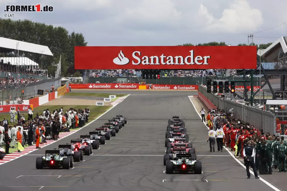 Es wird der 66. Große Preis von Großbritannien sein - und das 49. Mal, dass die Formel-1-Weltmeisterschaft Silverstone besucht. Foto zur News: Es wird der 66. Große Preis von Großbritannien sein - und das 49. Mal, dass die Formel-1-Weltmeisterschaft Silverstone besucht.