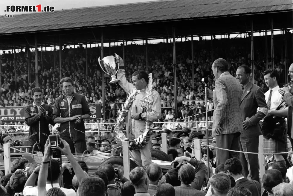 Foto zur News: Die erfolgreichsten Fahrer beim Großen Preis von Großbritannien sind Jim Clark und Alain Prost mit jeweils fünf Siegen. Clark erzielte seine Erfolge auf drei Strecken - Aintree 1962, Brands Hatch 1964 und Silverstone 1963, &#039;65 und &#039;67 - während Prost nur in Silverstone gewann. Seine fünf Siege in neun Rennen auf dem Kurs in Northamptonshire stehen in Kontrast zu einem dritten Platz als bestem Ergebnis in vier Läufen in Brands Hatch.