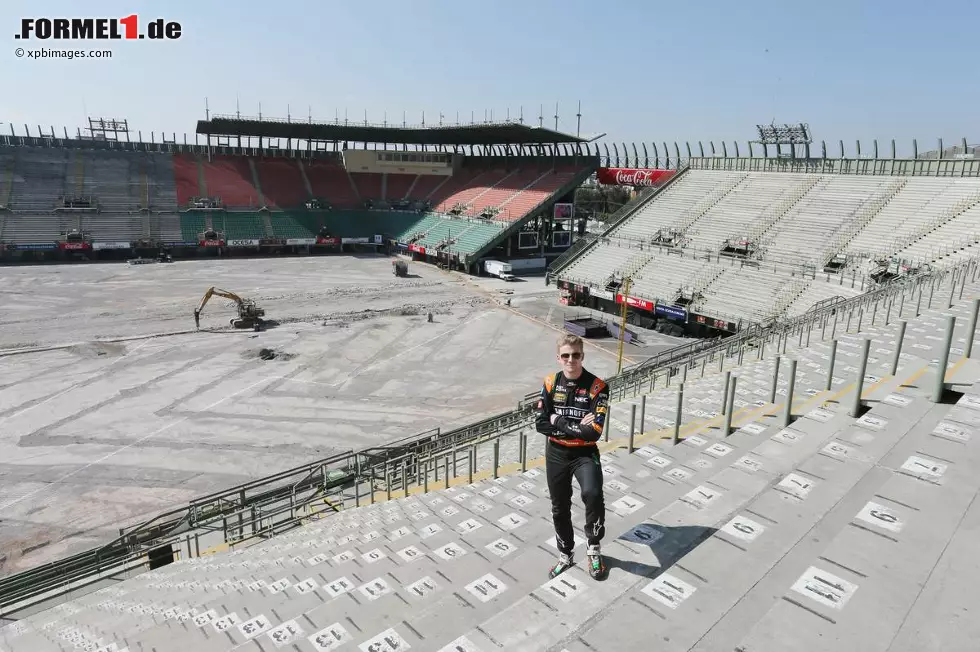 Foto zur News: Der Circuit de Barcelona-Catalunya war Austragungsort des Radrennens der Sommerspiele 1992 und die Gegengerade des Circuit Gilles Villeneuve verläuft parallel zu dem Olympischen Ruderbecken das während der Sommerspiele 1976 benutzt wurde. In der Magdalena Mixhuca Sports City, durch die das Autódromo Hermanos Rodríguez führt, fanden mehrere Veranstaltungen der Olympischen Spiele in Mexiko-Stadt 1968 statt.